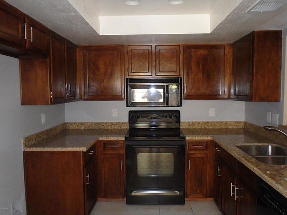 4th image of 1167 W Laredo St