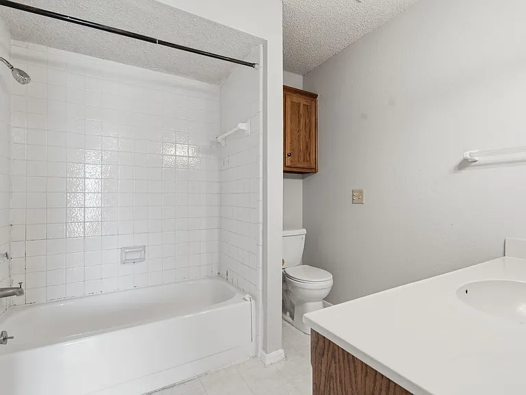 E 39th Pl Quadplex — Photo 17