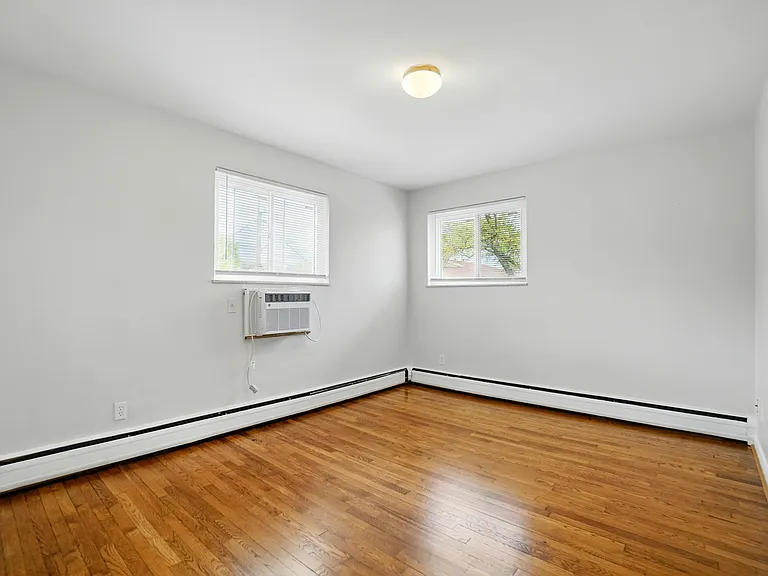 7839 Newbedford Ave #4 — Photo 27