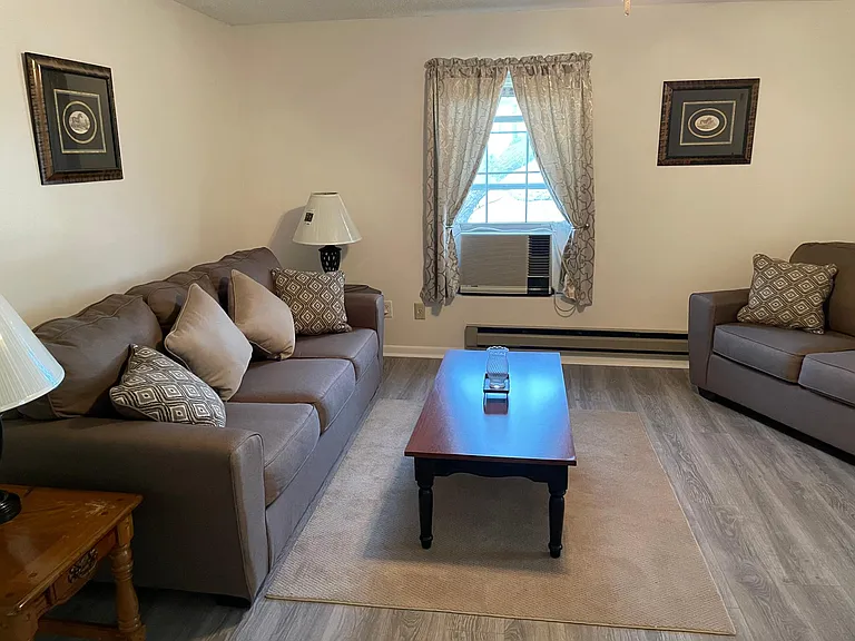 111 W Walnut St #1 — Photo 1
