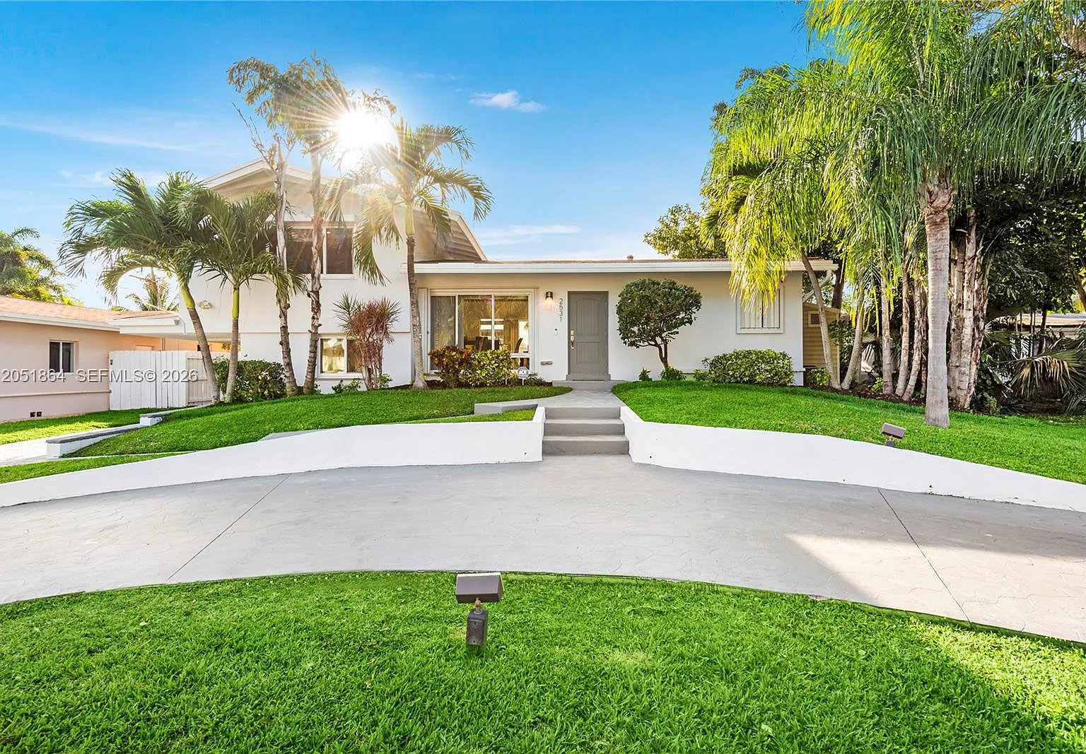 Lauderdale Isles No 2-Blk — Photo 2