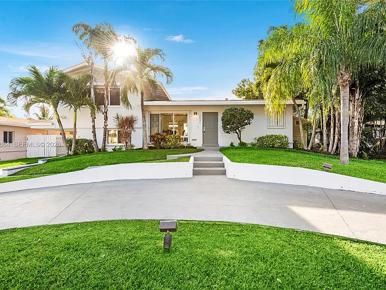 2531 Key Largo Ln — Photo 2