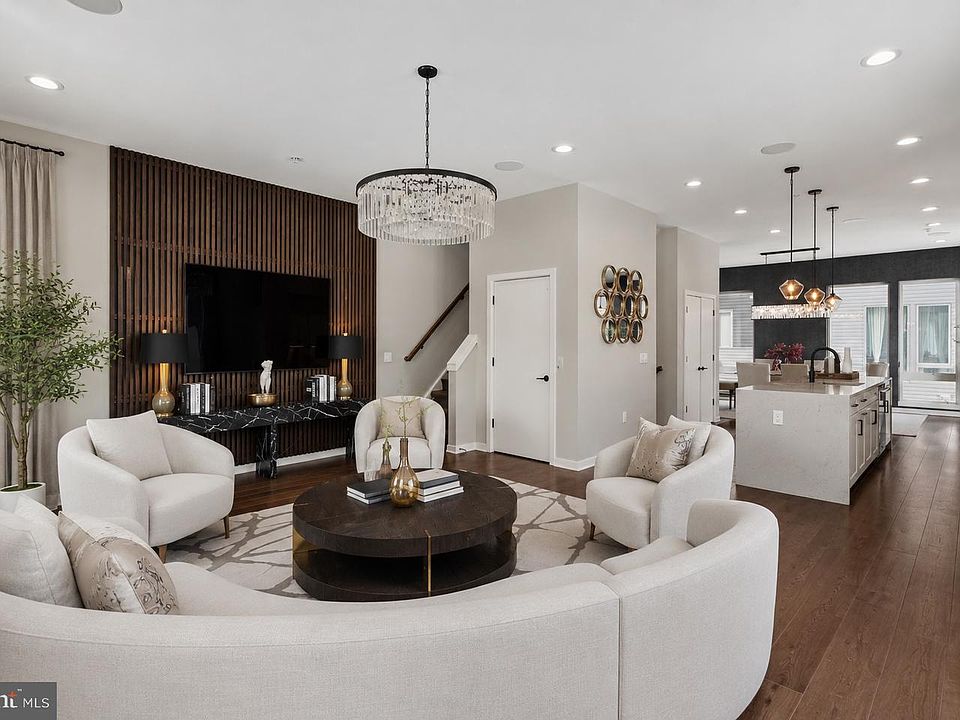 1st image of 3200 Parkview Walk