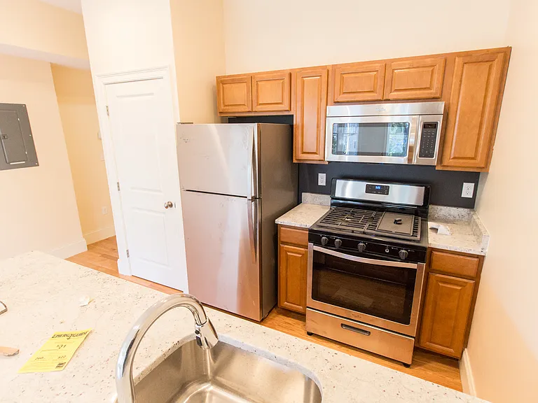 5165 Washington St #13 — Photo 3