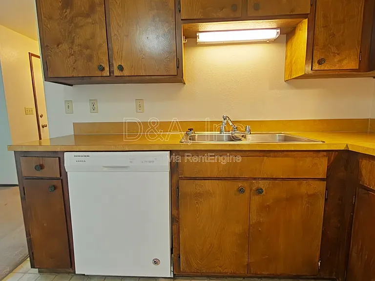 3318 NE Lancaster St #3 — Photo 4