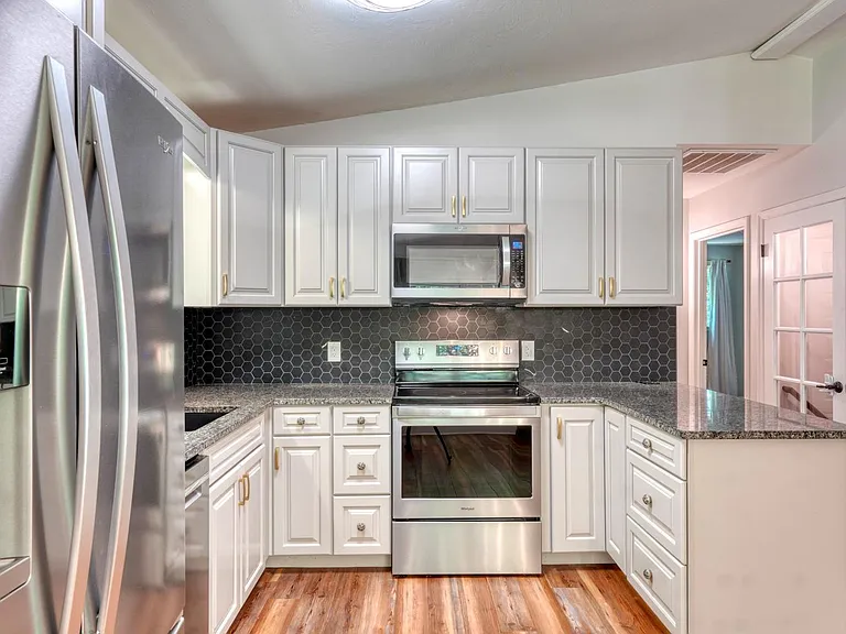 45 Mountain Stream Rd — Photo 4