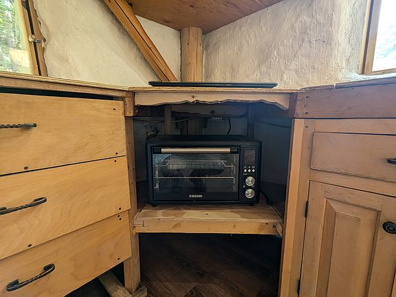 Induction 2-burner stovetop and air-fryer/convection toaster oven