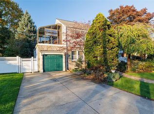 249 Sydney Ave, Malverne, NY 11565