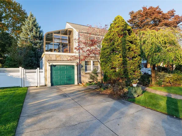 249 Sydney Avenue, Malverne, NY 11565