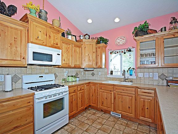 4th image of 200 N Summerwind Dr