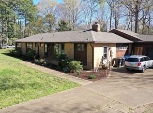 1303 Lakeside Rd, Virginia Beach, VA 23455