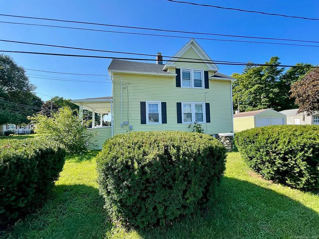 4 bed, 1365 sqft, $2,950 — Photo 3