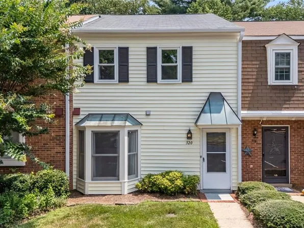 320 Oak Arbor Ln, Winston Salem, NC 27104
