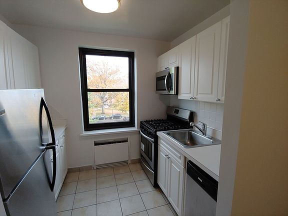 2nd image of 7311 Bell Blvd APT 4D