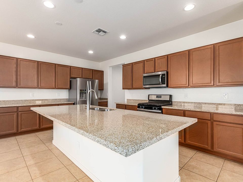 2nd image of 5914 S Wildrose