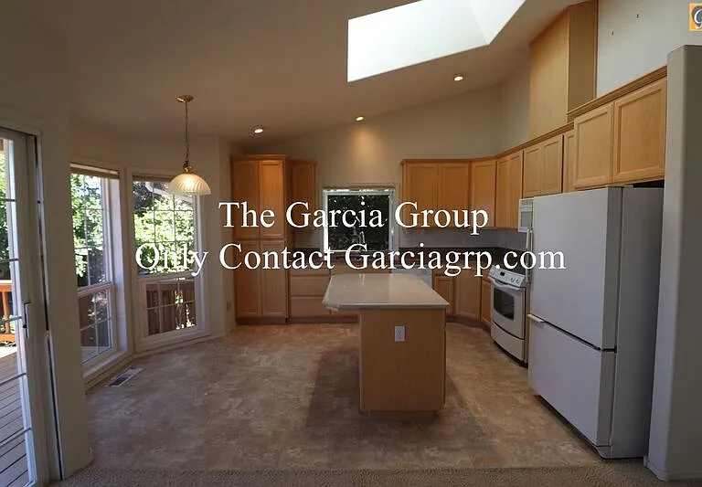 8955 SW Iowa Dr — Photo 3