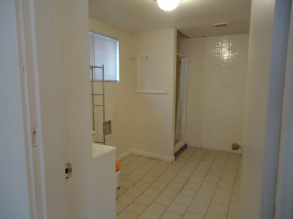 2nd image of 1779 Saxonburg Blvd