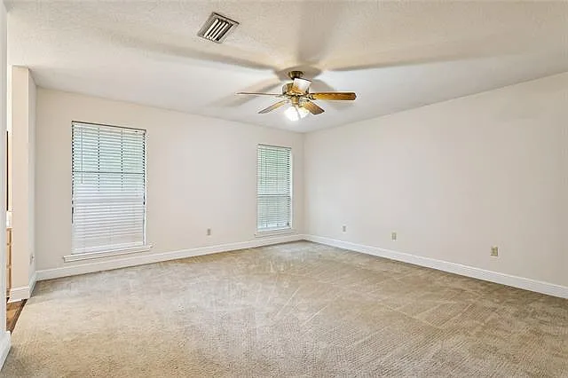32 Beth Dr — Photo 5