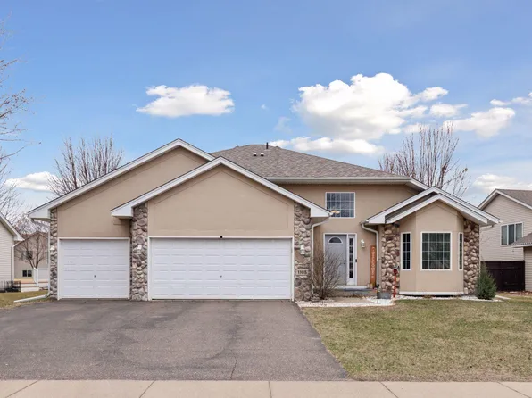 1105 Maplewood Ave SW, Isanti, MN 55040