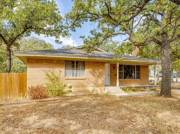 6200 Forest Hill Dr, Forest Hill, TX 76119
