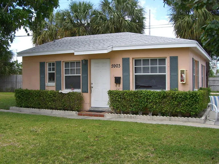 5903 N Flagler Dr — Photo 1
