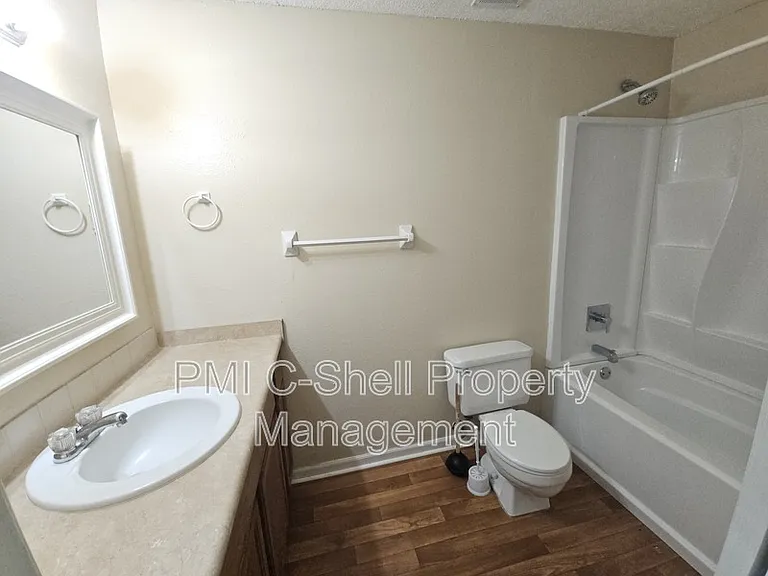 1111 Polk Ave #C — Photo 9