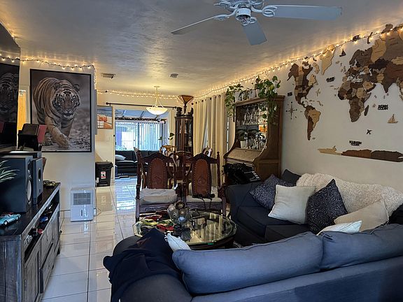 5th image of 1610 Laird St