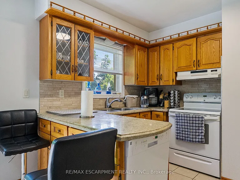 2506 Yarmouth Cres — Photo 12