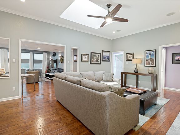 5th image of 2708 Monarch Dr