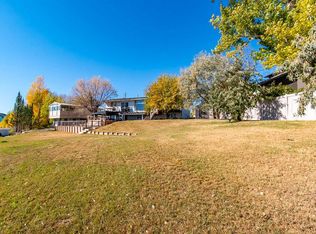 1044 W Chestermere Dr, Chestermere, AB T1X1B7