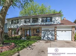 2318 S 154th Cir, Omaha, NE 68144