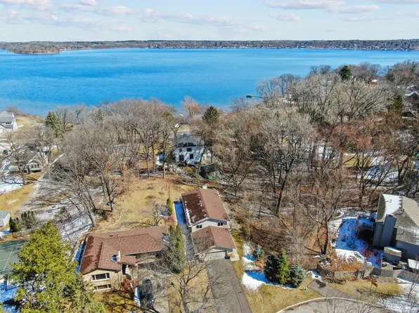 2691 Arbor Dr, White Bear Township, MN 55110