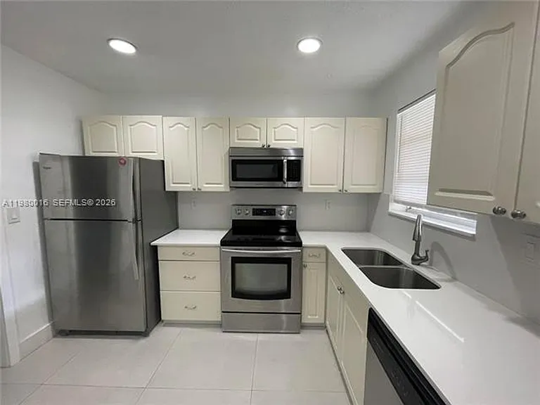 930 Benevento Ave #CU — Photo 1