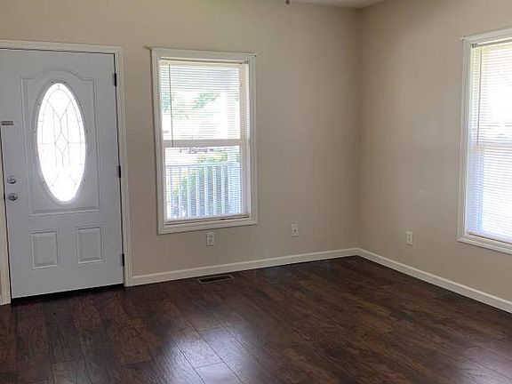 2nd image of 1416 32nd St
