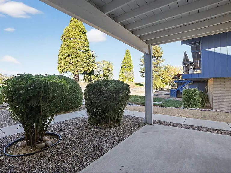 1048 N Old Chisholm Trl #B — Photo 17