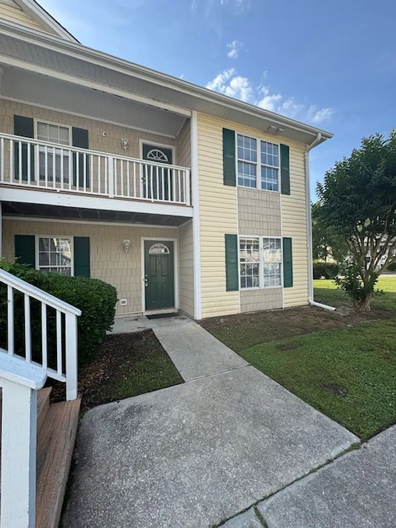 Holton Place - McClelland Dr. — Photo 1