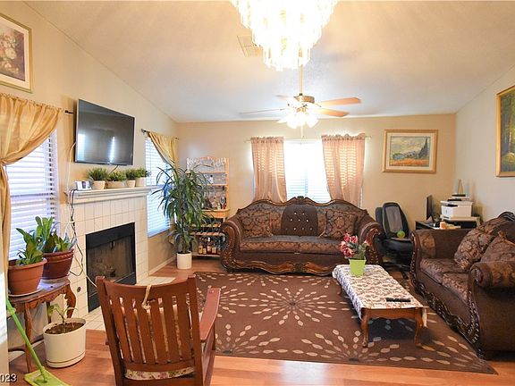 3rd image of 3870 Southern Light Dr