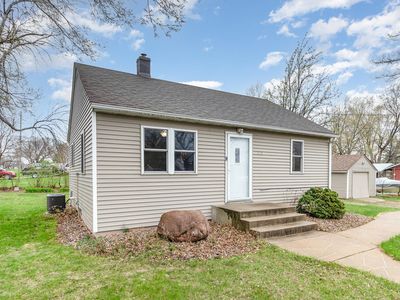 425 E Court St, Belle Plaine, MN, 56011
