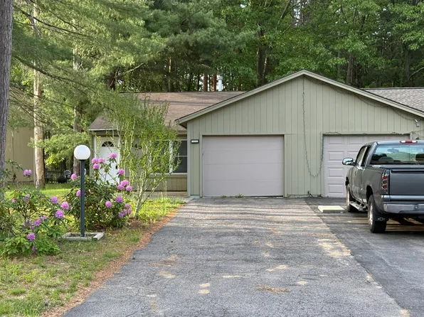 145 Thimbleberry Rd, Malta, NY 12020