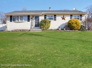 29 Roberta Dr, Howell, NJ 07731