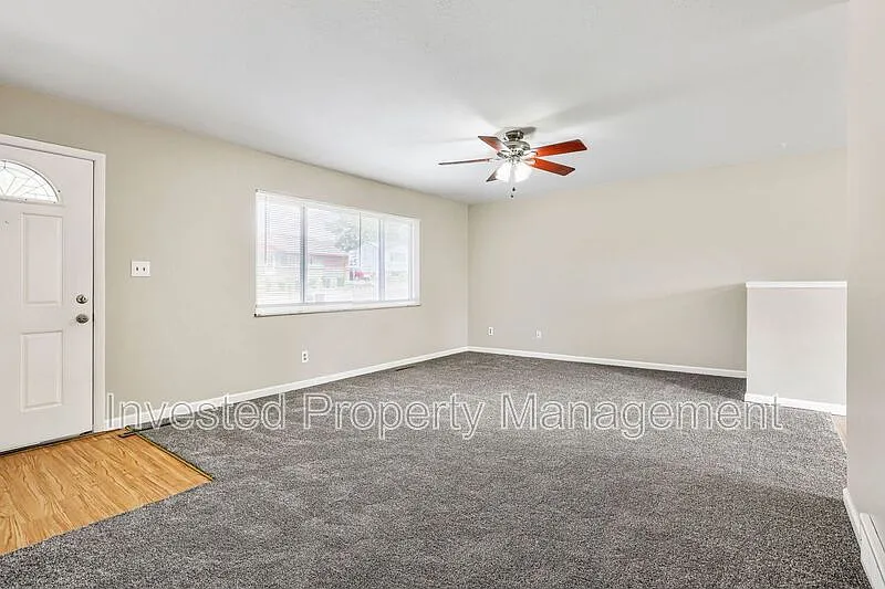 4 bed, 2.0 bath, 1842 sqft, $2,500 — Photo 2