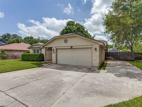 2nd image of 413 Goldfinch Dr