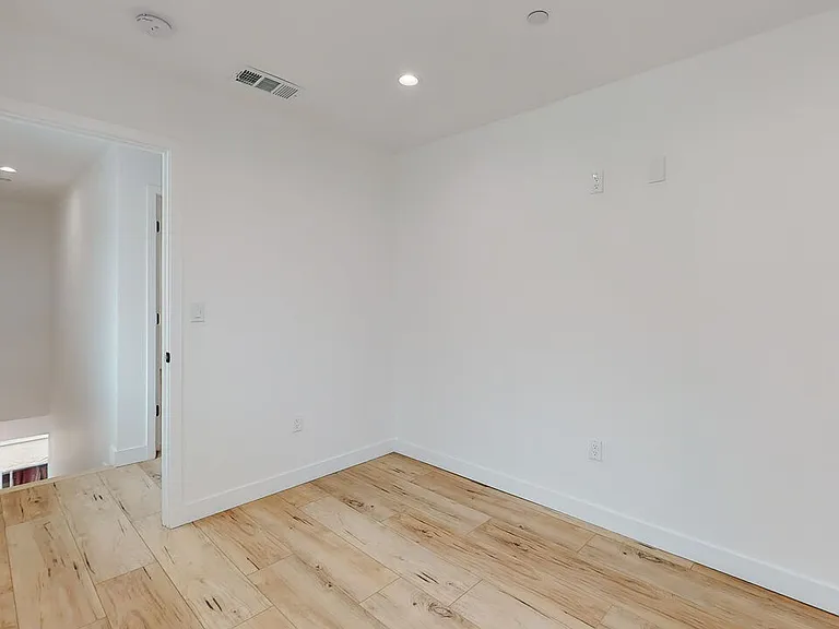6811 Gloria Ave — Photo 26