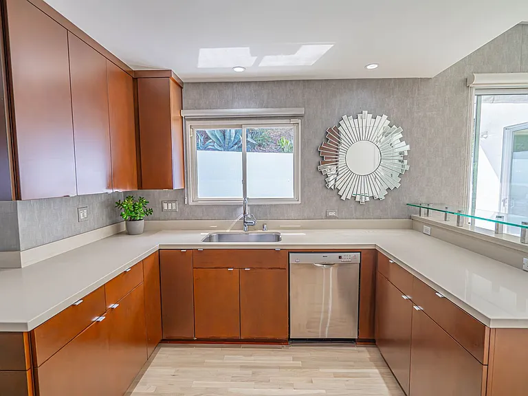8641 Metz Pl — Photo 11