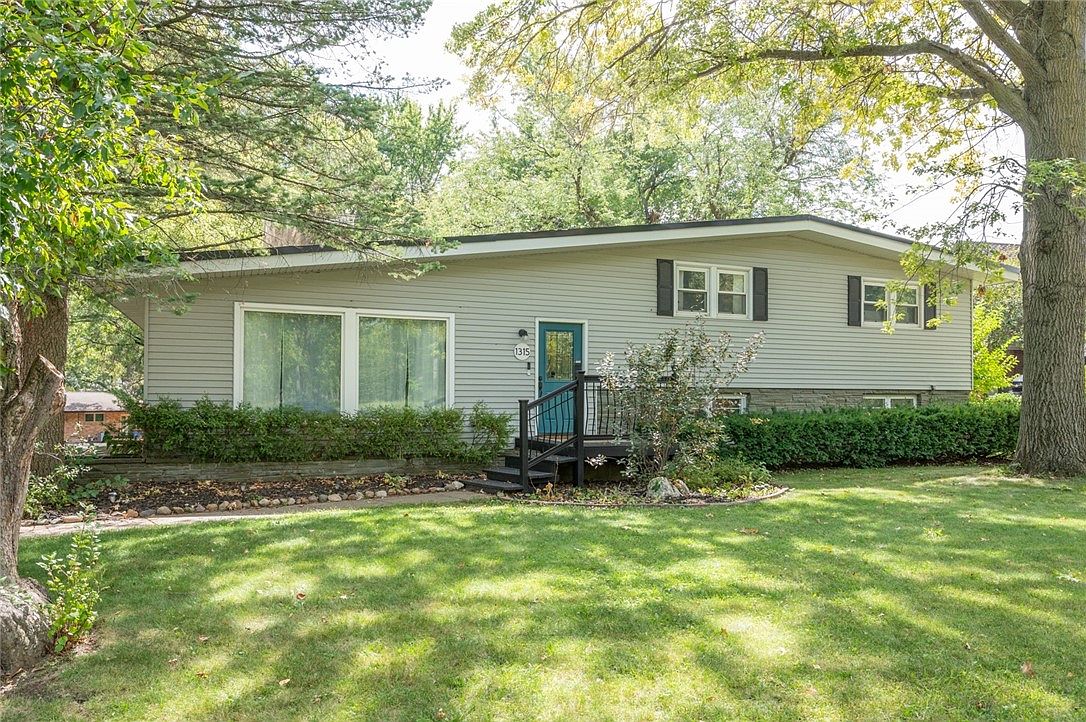 1315 S 12th Ave W, Newton, IA 50208 Zillow