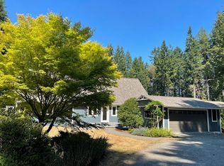 9810 NE Day Rd E, Bainbridge Island, WA 98110