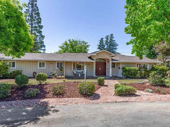 5th image of 20096 Chateau Dr