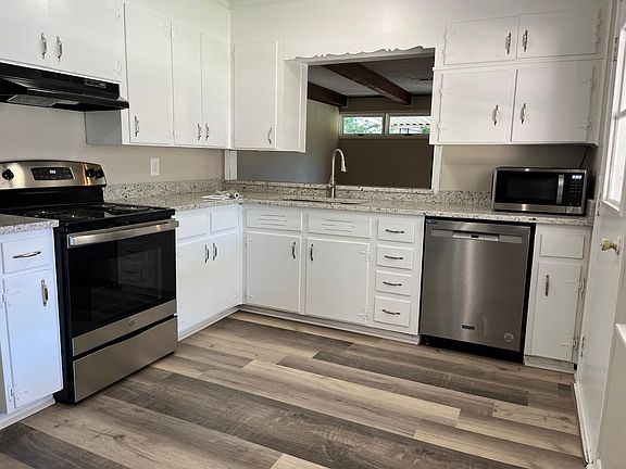 2nd image of 78 Fairlane Dr