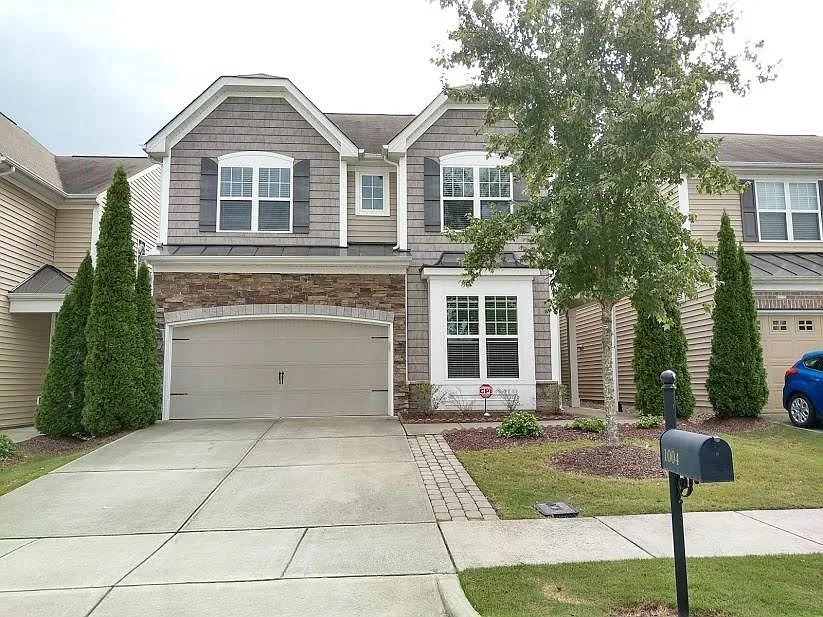Building Photo - 1004 Garden Square Ln