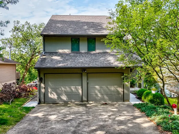 1122 Windy Hill Ct, Varna, IL 61375